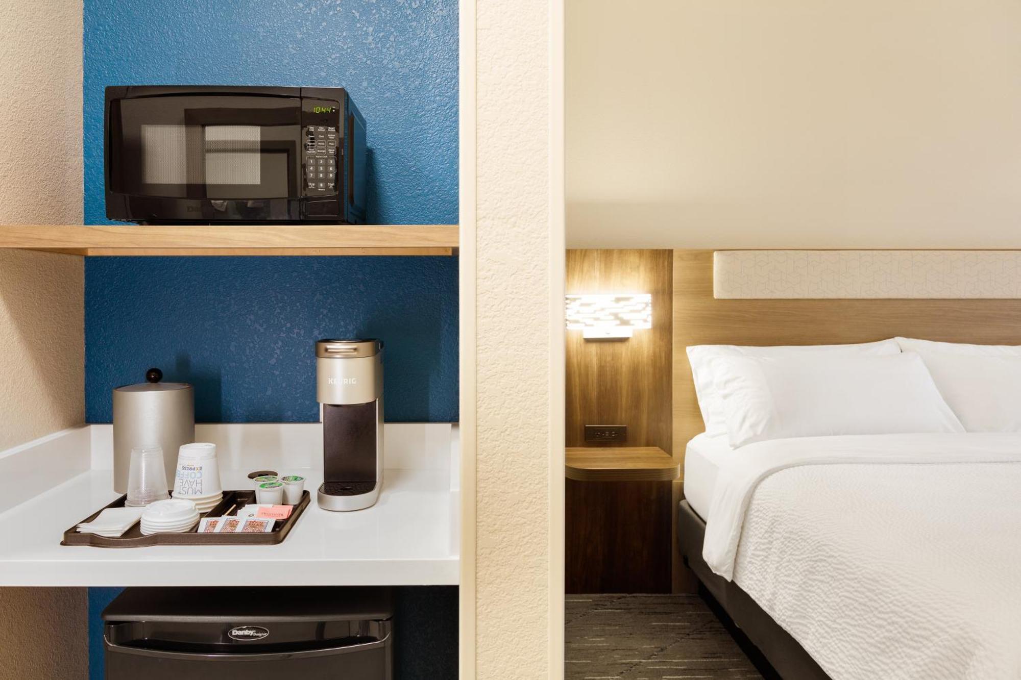 Holiday Inn Express & Suites Memphis East By Ihg Exterior photo
